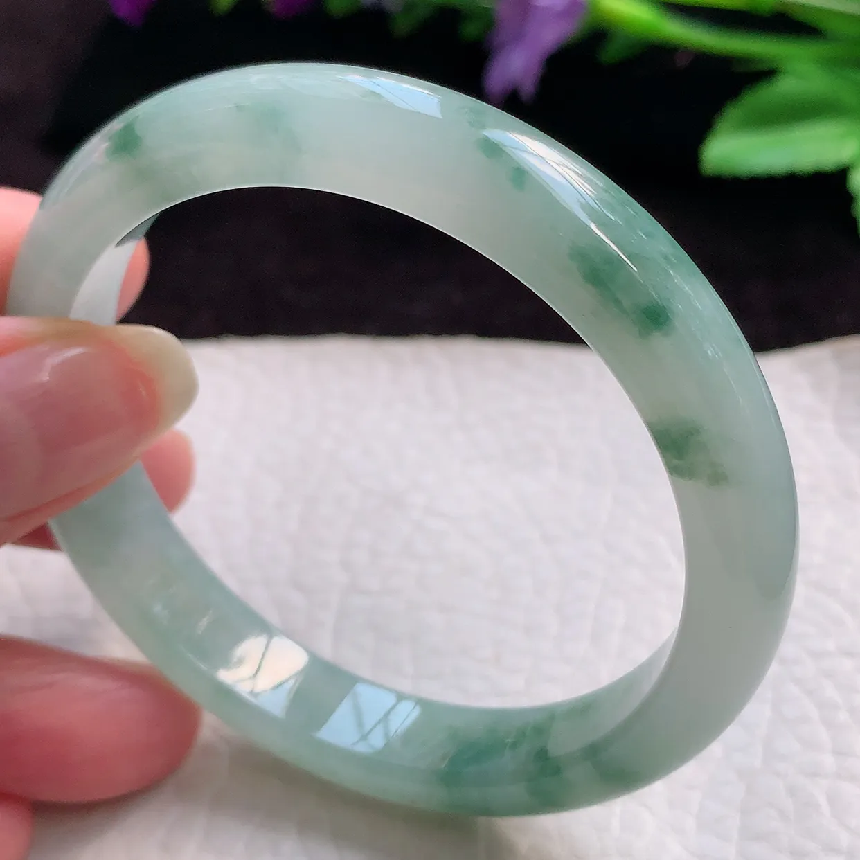 冰种飘花翡翠手镯